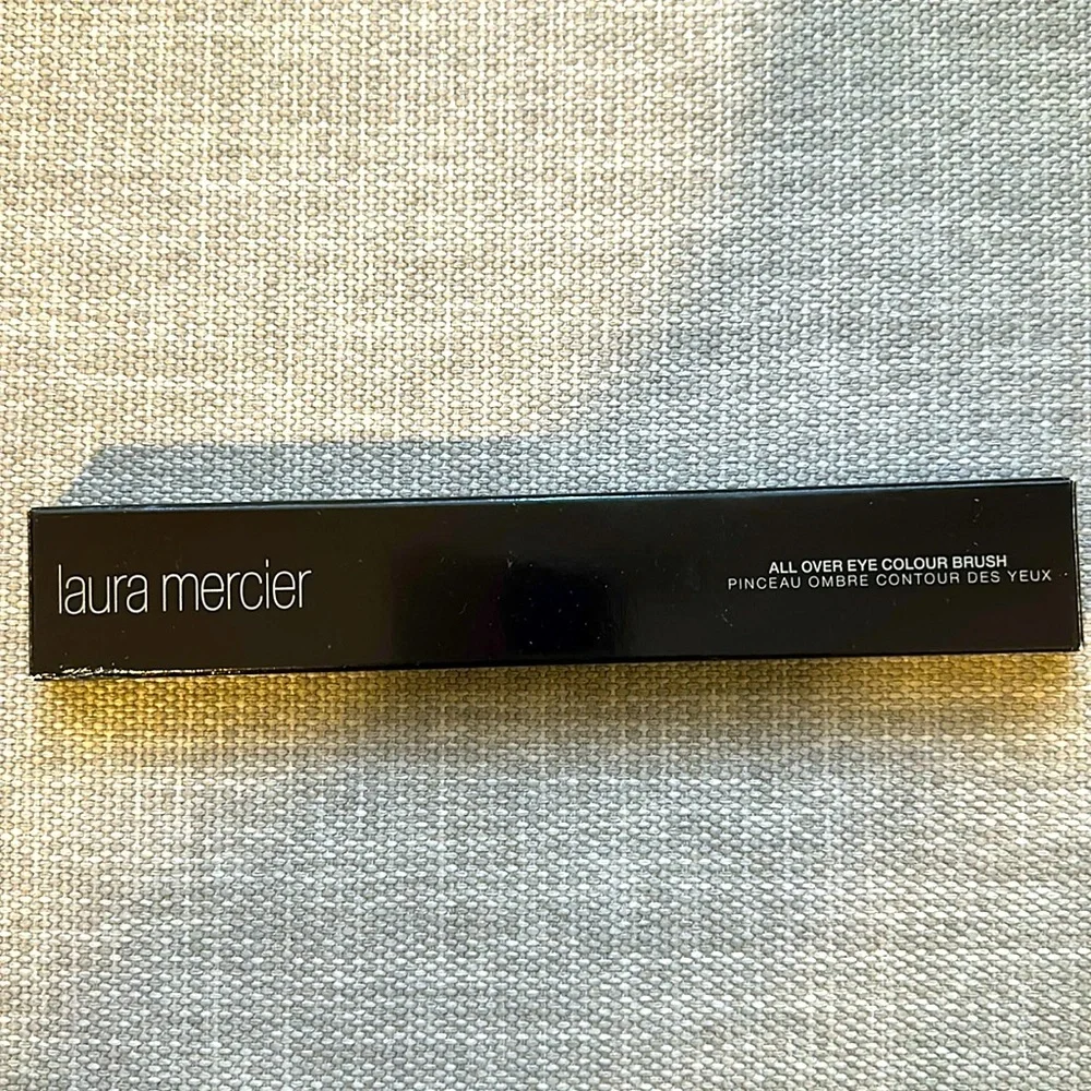 Laura Mercier All Over Eye Colour Brush